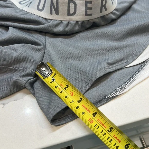 Under Armour Gray Women's Shorts EUC BOX38 - Picture 6 of 6